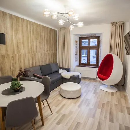 стильна в центрі на площі ринок вулиця галицька 9 * Lviv