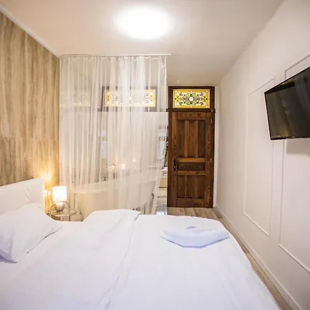 стильна в центрі на площі ринок вулиця галицька 9 Apartamento Lviv