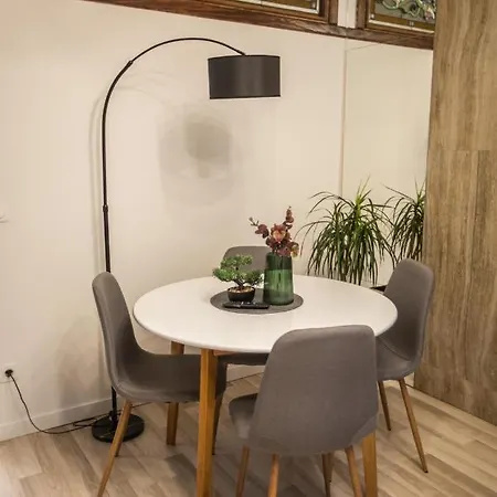 стильна в центрі на площі ринок вулиця галицька 9 Apartamento *