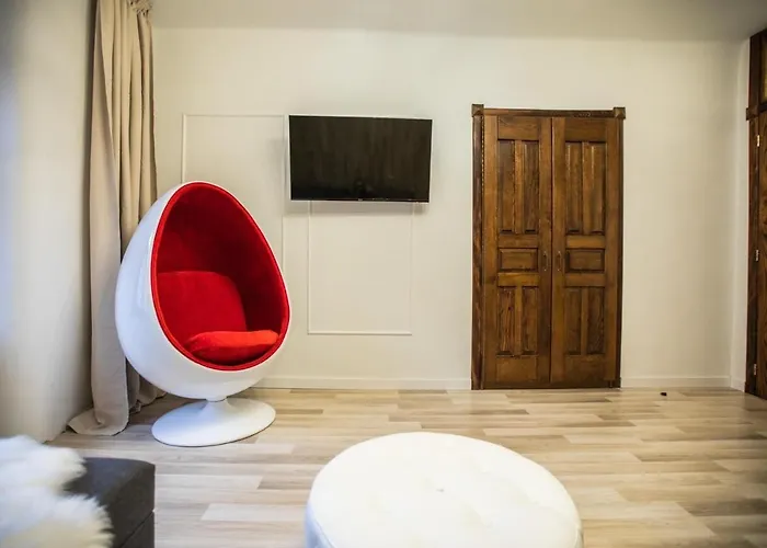 стильна в центрі на площі ринок вулиця галицька 9 Lvov